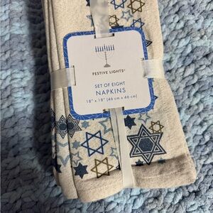NEW COLOR FIT HANUKKAH STAR OF DAVID LIGHT DARK/LIGHT BLUE 8 LINEN NAPKINS.